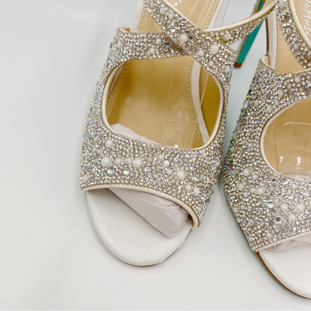 Betsey Johnson Women's Sage Jeweled Rhinestone Bling White Heels Pumps Shoes 8.5 - Picture 4 of 14